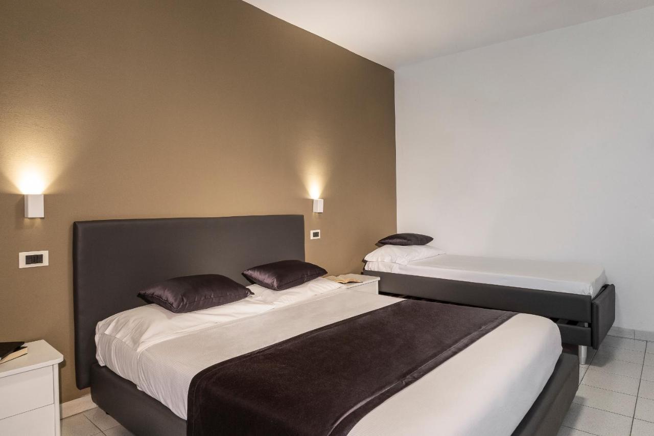 Hotel Mediterraneo Ombrellone E Lettini Inclusi Martinsicuro Eksteriør bilde